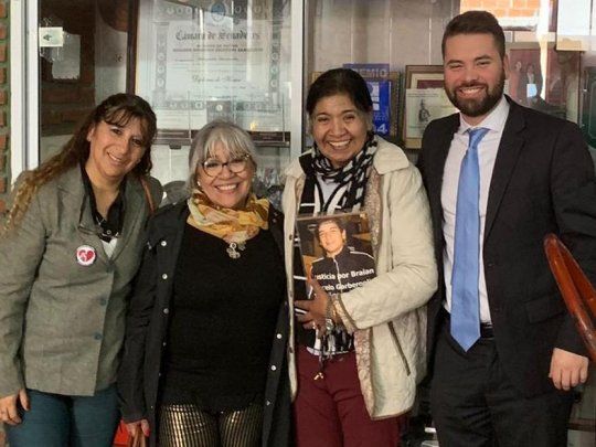 Madres de víctimas de la tragedia del boliche Cromañón visitaron a la referente social Margarita Barrientos en Los Piletones.