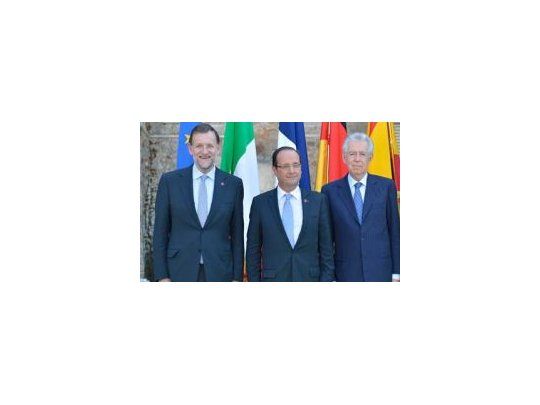 El primer ministro español, Mariano Rajoy, el presidente francés, François Hollande y el primer ministro italiano, Mario Monti.