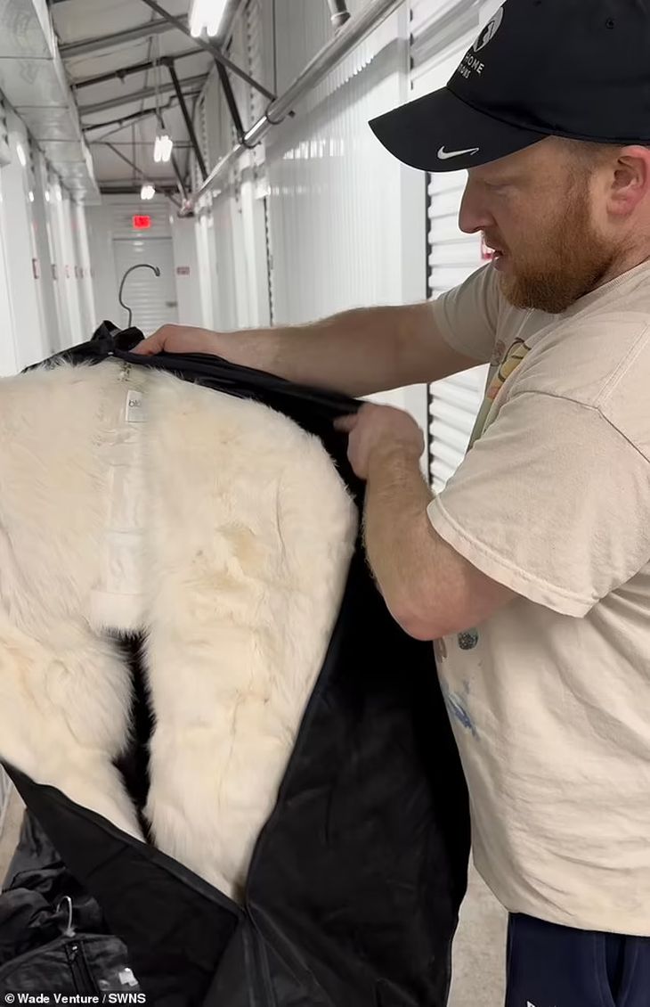 Este abrigo se pudo revender a un precio de 1.500 dólares