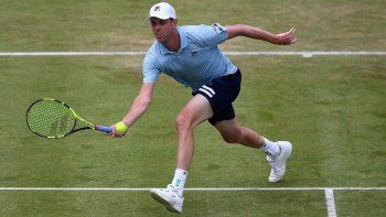 Querrey contrajo coronavirus pero no se quedó en Rusia y escapó a un país limítrofe.