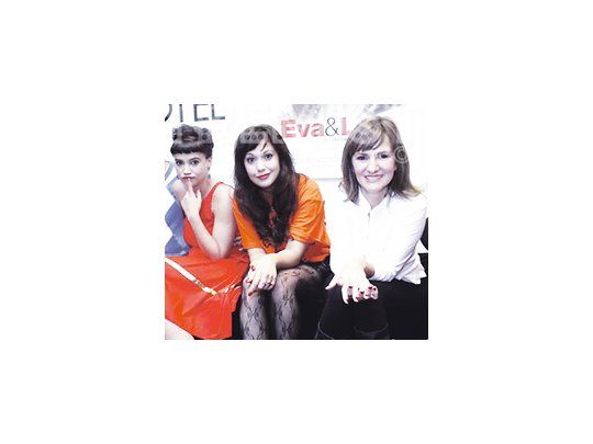 Celeste Cid, Emme y Victoria Carreras compartieron el premio a la mejor actriz en el 13° Rencontres du Cinema Latinoamericain de Marsella, por su trabajo en «Eva y Lola».
