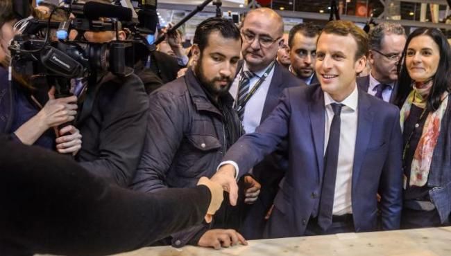 Benalla, junto a Macron.