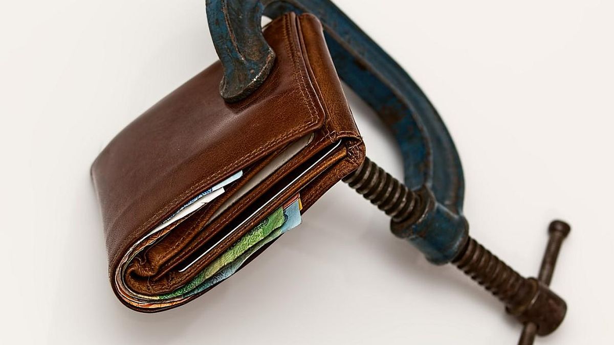 the middle class, between saving less or cutting consumption