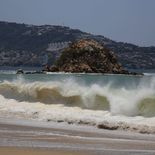 Rescatan a joven turista de 23 años en Playa El Morro, Acapulco.&nbsp;