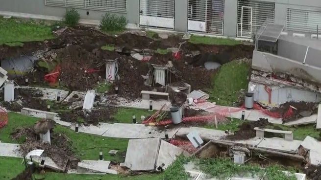El estacionamiento del complejo de viviendas.&nbsp;