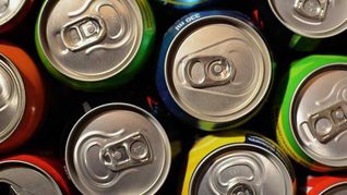 3 maneras creativas de reciclar las latas de gaseosa o cerveza.