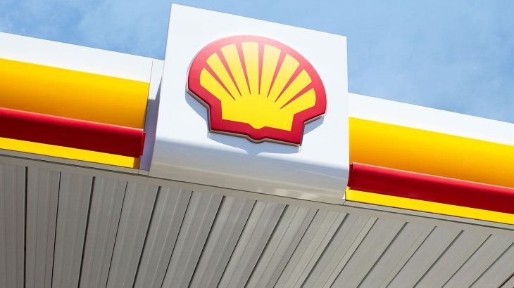 Royal Dutch Shell invertir de 2.000 a 3.000 millones de dólares por año -es decir, en torno al 10% de sus inversiones-- para el período 2021-2025 en energías limpias o de escaso impacto en carbono.