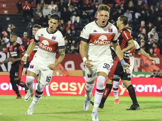 Va por la Libertadores. Tigre ganó, quedó a un punto de sellar la clasificación a la Sudamericana y se metió de lleno en la lucha por llegar a la Libertadores.