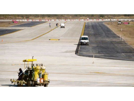Gestión. Las obras del aeropuerto integran el Plan Belgrano, cuyo extitular José Cano es candidato a diputado.