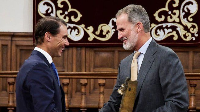 Rafael Nadal, exnúmero uno del tenis mundial, fue distinguido por el rey Felipe VI con el título de marqués de Llevant de Mallorca, en reconocimiento a su legado deportivo.