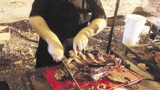 &nbsp;Mega asado de Angus en La Rural con el propio Chucho Borsalino a la cabeza antes de las medidas.