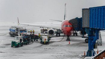 Se realizó el vuelo inaugural a Ushuaia, que amaneció cubierta por la nieve, donde&nbsp;Luis Castelli, presidente del Instituto Fueguino de Turismo, y Martín Bulla, CEO Adjunto de Norwegian Air Argentina, encabezaron un breve acto ante empresarios, funcionarios y medios de prensa.