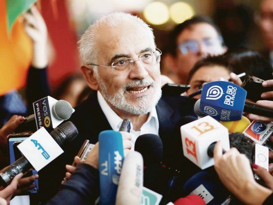 ADVERTENCIA. El expresidente de Bolivia y actual candidato, Carlos Mesa, afirmó que las autoridades quieren evitar un balotaje.