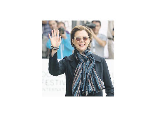 Annette Bening, una de las primeras estrellas que llegaron ayer al Festival de San Sebastián, que busca recuperar terreno entre las muestras de cine “clase A” europeas.