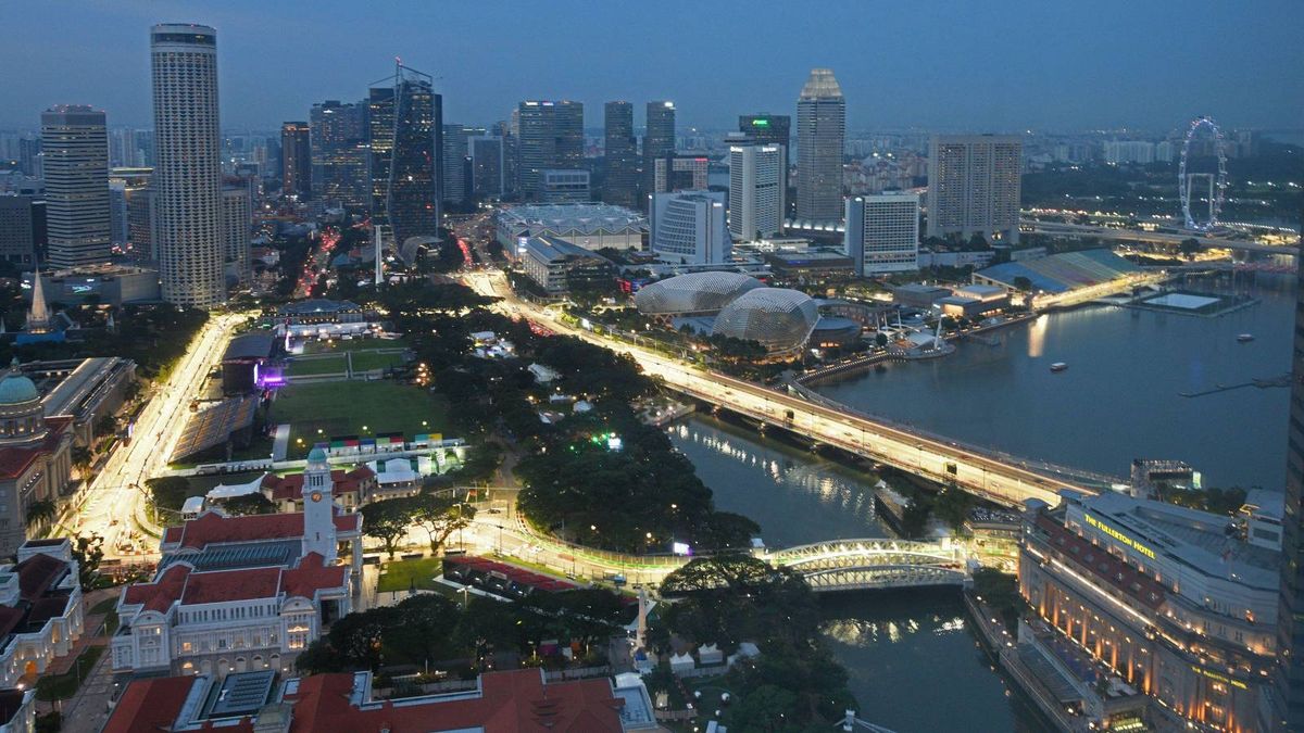 Skyscrapers, millionaires and luxury: the small island that became a world power