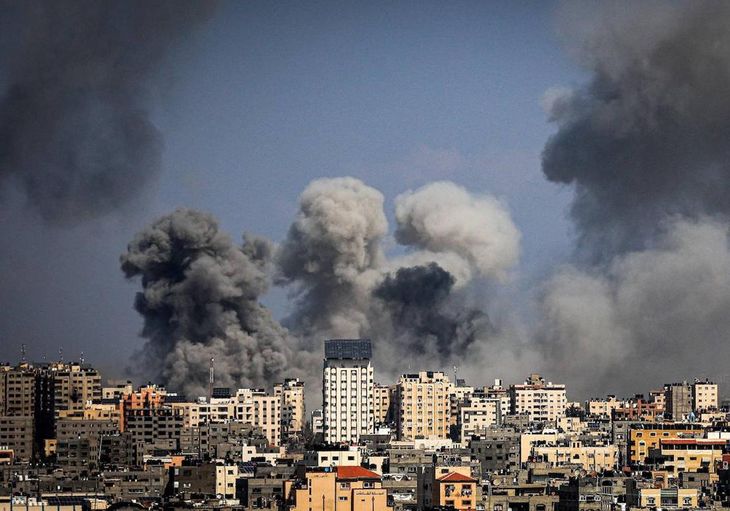 Thursday's extension includes the release of ten Israelis captured by Hamas and 30 Palestinian prisoners. Thursday's extension includes the release of ten Israelis captured by Hamas and 30 Palestinian prisoners.