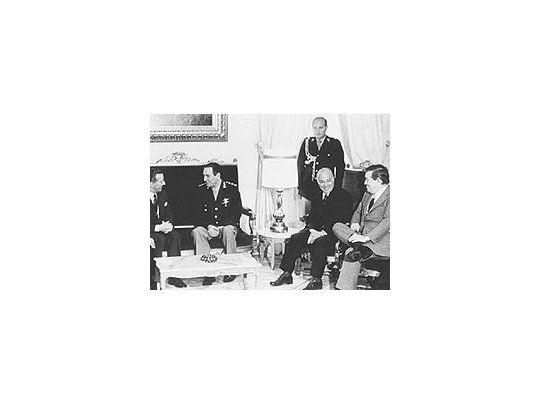Juan Domingo Perón, José López Rega, José Ber Gelbard, durante una de las últimas reuniones del gabinete. La Justicia federal descree que Isabel Perón haya desconocido el accionar de la Triple A durante su gobierno.