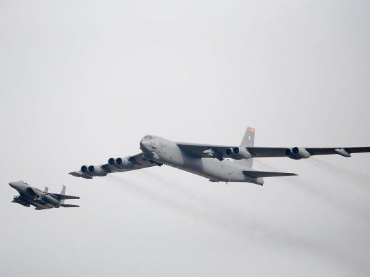 amenaza. Estados Unidos envió bombarderos B-52 al Golfo Pérsico en medio de un incremento de las tensiones con Irán. Afirma que busca impedir que la República Islámica acceda a armas nucleares.