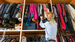 Ordenar tu ropa mejora el Feng Shui.