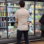 La oportunidad permite llevar tres productos por el precio de dos, y apunta a que los clientes llenen sus alacenas y heladeras durante la temporada de verano. La oportunidad permite llevar tres productos por el precio de dos, y apunta a que los clientes llenen sus alacenas y heladeras durante la temporada de verano.