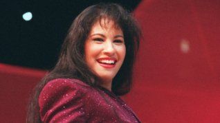 La nueva película que revive la historia de Selena y Los Dinos fue premiada en el Festival de Cine de Sundance.   