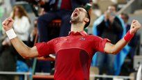El Nª 1 del mundo, Novak Djokovic debió esforzarse para vencer al italiano Lorenzo Musetti, por 7-5, 6-7 (6/8), 2-6, 6-3 y 6-0 en un partido que duró 4 horas y 29 minutos.