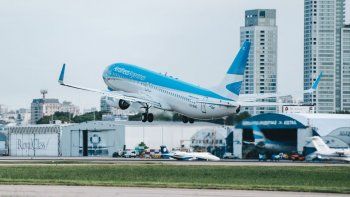 aerolineas argentinas programo 52 vuelos internacionales para noviembre