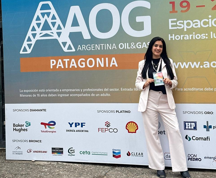 Anahí Llanos: La ejecutiva de Galeón Logistics Solutions señaló que el estado de las rutas, los costos de transporte y la falta de conexiones aéreas internacionales de carga hacia Neuquén son desafíos para el abastecimiento de Vaca Muerta. Anahí Llanos: La ejecutiva de Galeón Logistics Solutions señaló que el estado de las rutas, los costos de transporte y la falta de conexiones aéreas internacionales de carga hacia Neuquén son desafíos para el abastecimiento de Vaca Muerta.