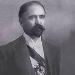 Nace en Parras de la Fuente, Coahuila, en 1873 Francisco I. Madero, líder revolucionario y presidente de México. Nace en Parras de la Fuente, Coahuila, en 1873 Francisco I. Madero, líder revolucionario y presidente de México.