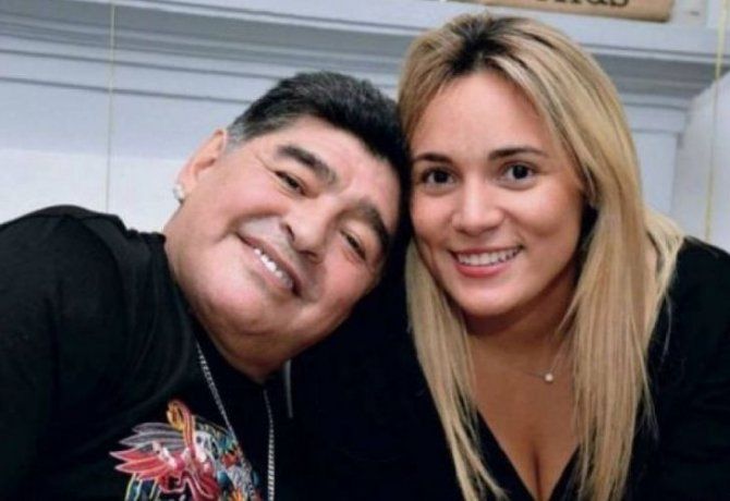 Rocío Oliva junto a Diego Armando Maradona