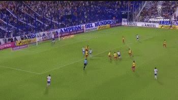 El gol maradoneano de Ricardo Centurión para darle el triunfo a Vélez