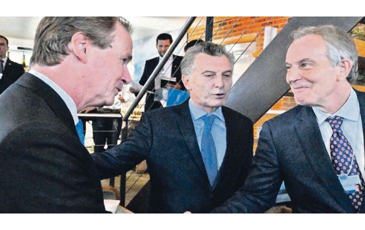Gestiones. Bordet y Macri, durante el contacto con empresarios.