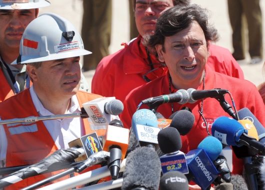 El ministro de Minería, Laurence Golborne, fue la cara visible del gobierno en todo el operativo.