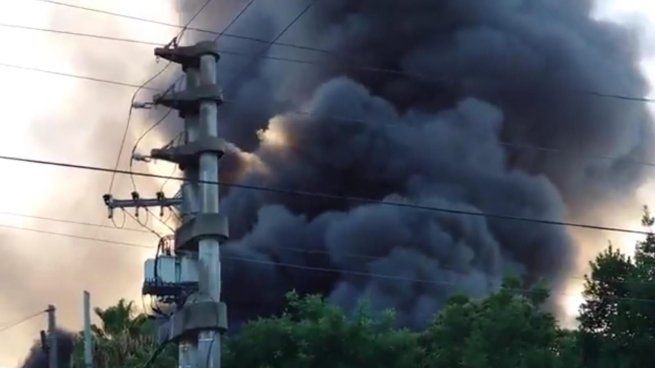 Preocupantes imágenes del incendio en Morón.