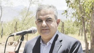 Duelo. El gobernador de Catamarca, Raúl Jalil, se encamina a ser reelecto en las elecciones del domingo. Su principal retador es el senador radical Flavio Fama, de Juntos por el Cambio. Expectativa por la performance de La Libertad Avanza.