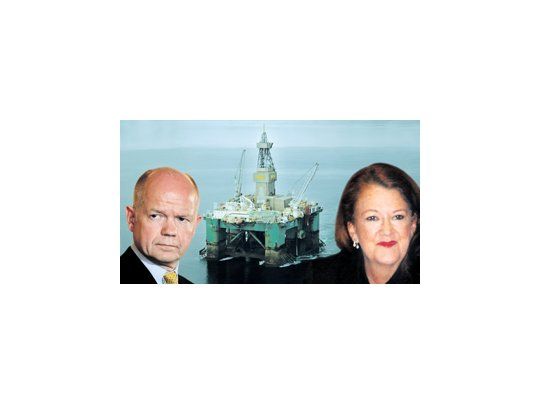 Cristina de Kirchner ya le dio instrucciones al equipo argentino comandado por la nueva embajadora Alicia Castro. Deberá lidiar con el canciller William Hague para refutar el principio de autodeterminación de los malvinenses y su derecho a firmar concesiones petroleras.
