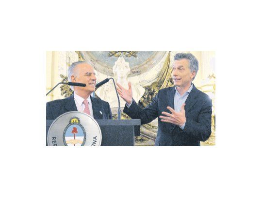 GESTO. Macri, en la presentación de Alejandro Bulgheroni.