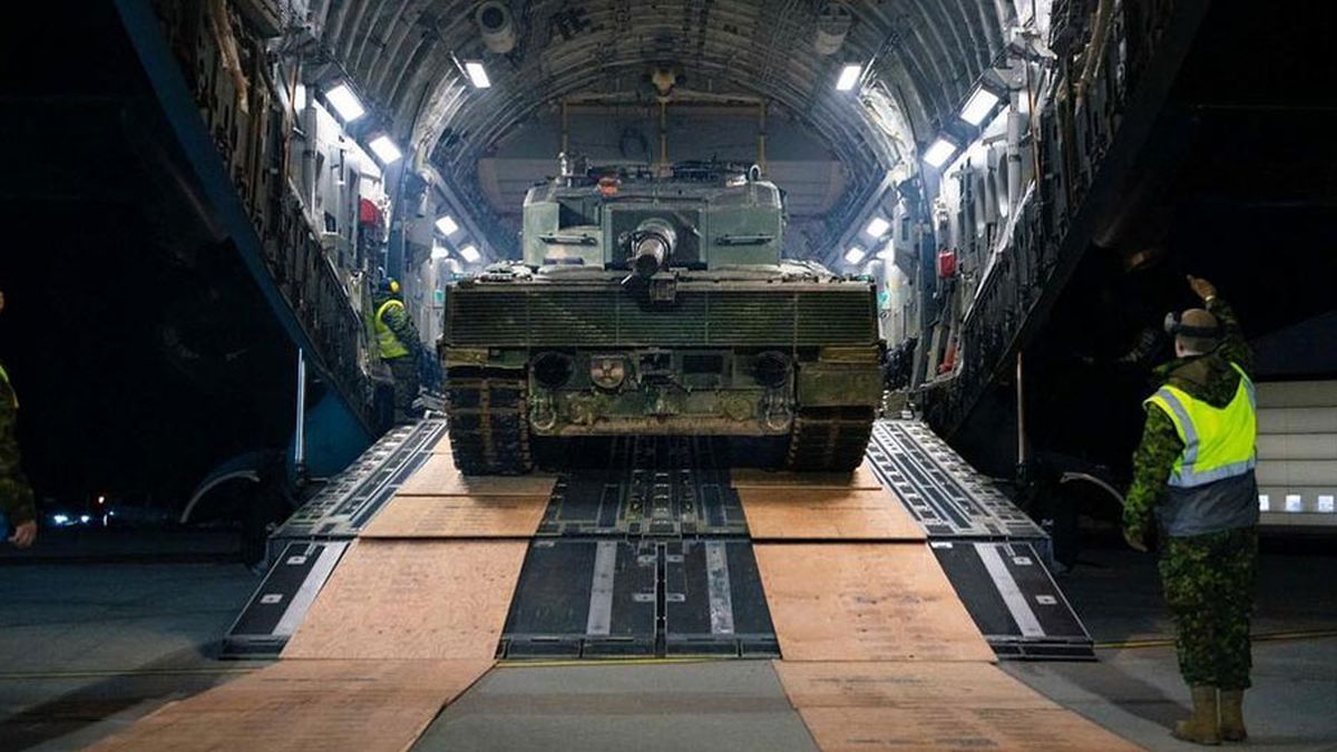 Germany sent WWII-like tanks to Ukraine