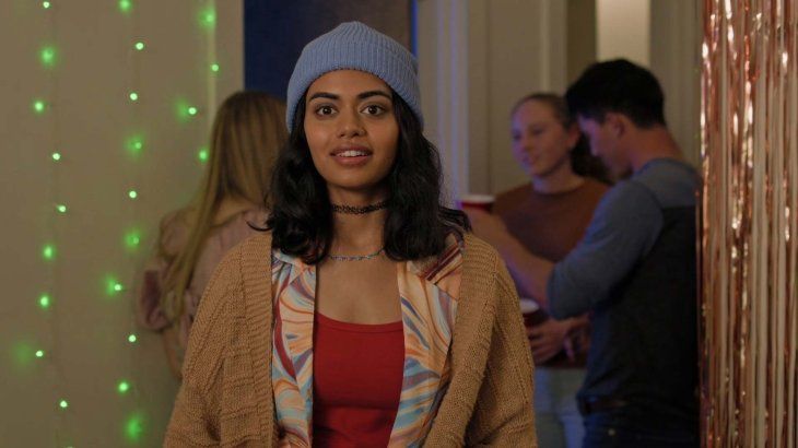 Con una duración de apenas 85 minutos, esta película combina romance, humor y los desafíos de la adolescencia.