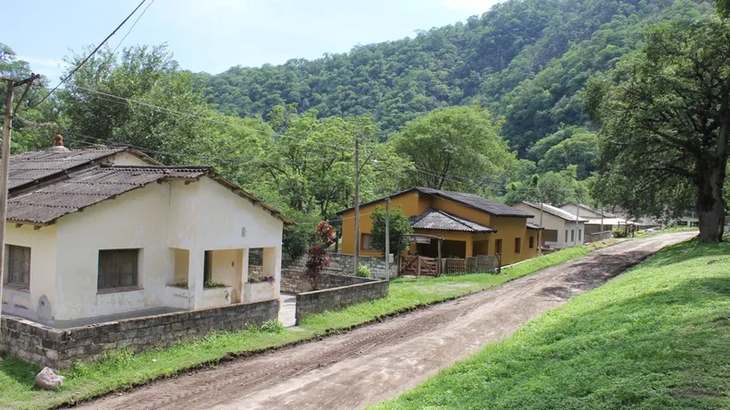 Un rincón serrano para cortar con la rutina: aire fresco, verde alrededor y la sensación de estar lejos de todo, incluso en temporada alta.