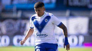 La FIFA suspendió por un año a un jugador de Vélez y a otros argentinos