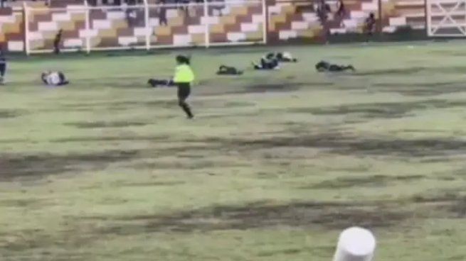 Shock in Peru: lightning struck the field and killed a soccer player