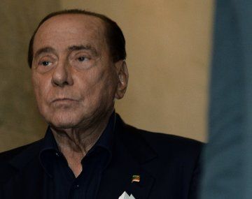El exprimer ministro de Italia Silvio Berlusconi estuvo delicado durante su internación por coronavirus.