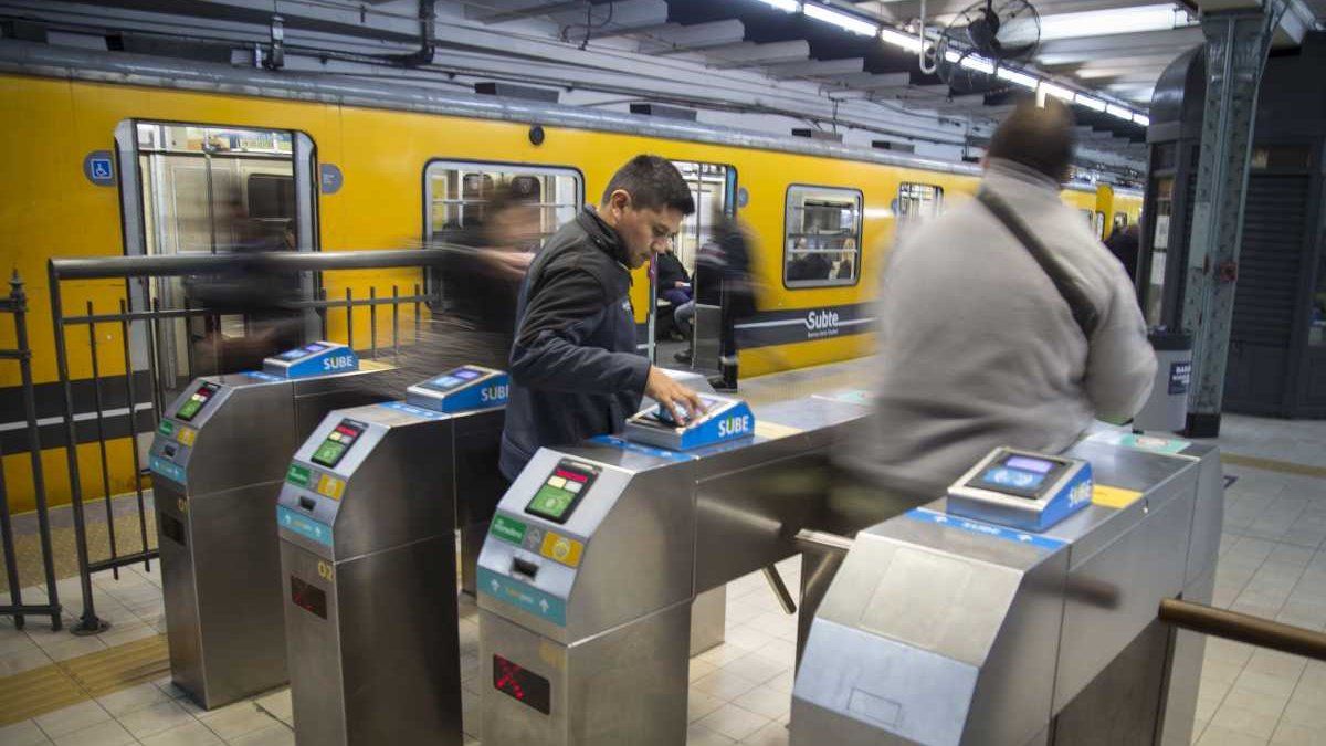 Subte: el pasaje también aumentará un 40%