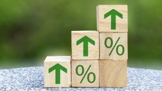 El Banco Central de la República Argentina (BCRA) establece las tasas de interés de los plazos fijos. El Banco Central de la República Argentina (BCRA) establece las tasas de interés de los plazos fijos.