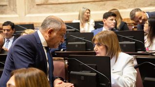 Luis Juez y Patricia Bullrich compartirán el bloque de La Libertad Avanza en el Senado. Luis Juez y Patricia Bullrich compartirán el bloque de La Libertad Avanza en el Senado.