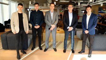 En el segundo panel disertaron Sergio Fernández Mena, CTO de YPF; Guillermo Jejcic, Director de Banca Minorista y TI de Itaú Argentina; Gabriel Weitz, Regional Manager de Kayak para Argentina, Chile y Perú; y Hernan Zaleski, Gerente General de Winco en Argentina. En el segundo panel disertaron Sergio Fernández Mena, CTO de YPF; Guillermo Jejcic, Director de Banca Minorista y TI de Itaú Argentina; Gabriel Weitz, Regional Manager de Kayak para Argentina, Chile y Perú; y Hernan Zaleski, Gerente General de Winco en Argentina.