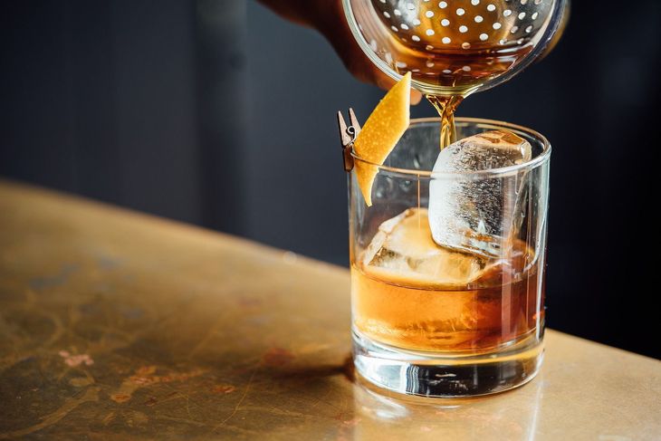 Coctelería con whisky. Coctelería con whisky.