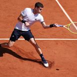 Juan Manuel Cerúndolo alcanzó el puesto 45° del ranking ATP, su mejor marca profesional. Juan Manuel Cerúndolo alcanzó el puesto 45° del ranking ATP, su mejor marca profesional.