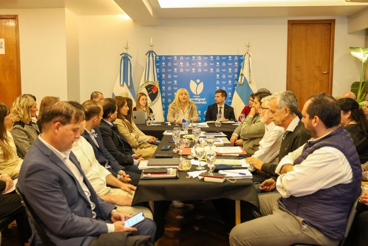 La intendenta Rossana Chahla, de San Miguel de Tucumán, reunió a todo su equipo al día siguiente de la derrota para hacer un análisis de las elecciones. La intendenta Rossana Chahla, de San Miguel de Tucumán, reunió a todo su equipo al día siguiente de la derrota para hacer un análisis de las elecciones.